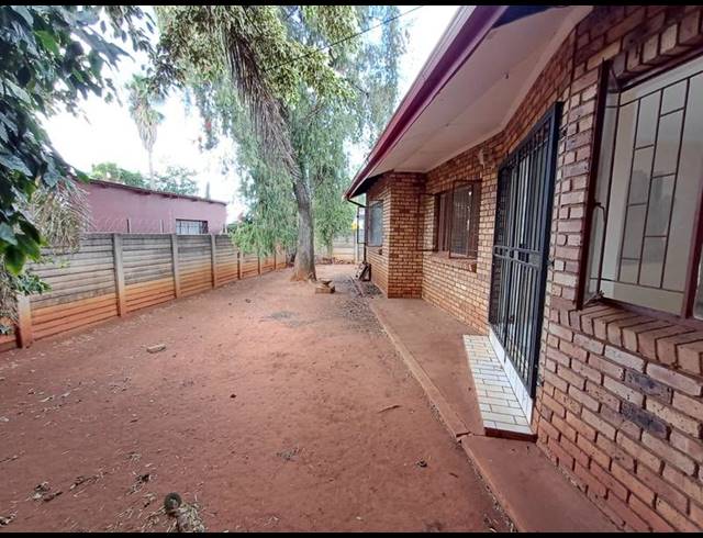 3 BEDROOM HOUSE FOR SALE IN WOLMER